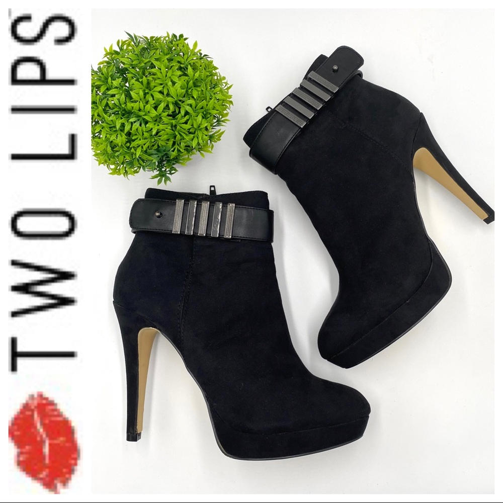 2 Lips Too | Black Ankle Bootie w/ Buckle Detail